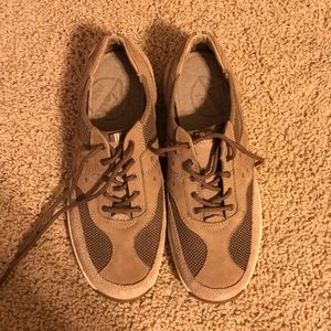 Clark’s shoes 10 1/2
